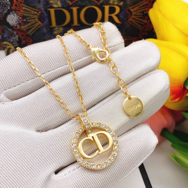Item No. Dxl0155 Dior Original Single Item Round Cd Pendant with Micro-set Diamo