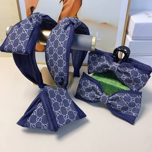 Gucci Headband A denim headband with a touch of luxury, a must-have for any fair