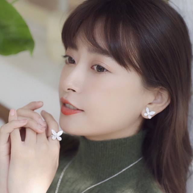 Yellow Diamond, White Diamond, Red Diamond - Our Exclusive Butterfly Ring Zp60,0