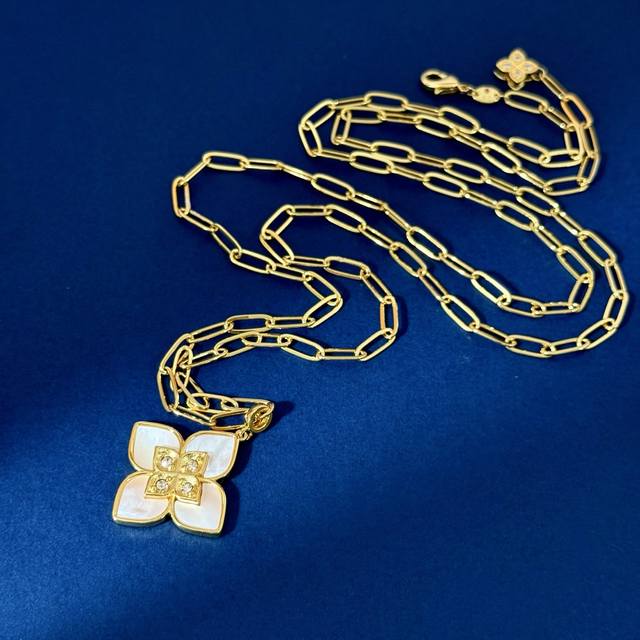 New Sweater Chain Rc80 Roberto Coin Ke Ying Shell Agate Hollow Four-Petal Flower