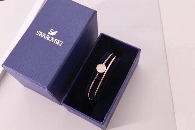 Swarovski Tennis Racket Collection Bracelet (Ddd) This rose gold-plated bracelet