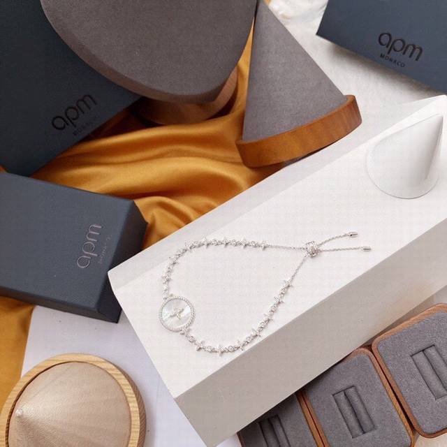 A-grade Monaco Star Pearl Mother-of-Pearl Bracelet for Women, a luxurious and el