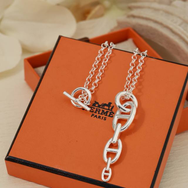 Exquisite version of Hermes##Hermes# Farandole gold pig nose necklace. Life is a