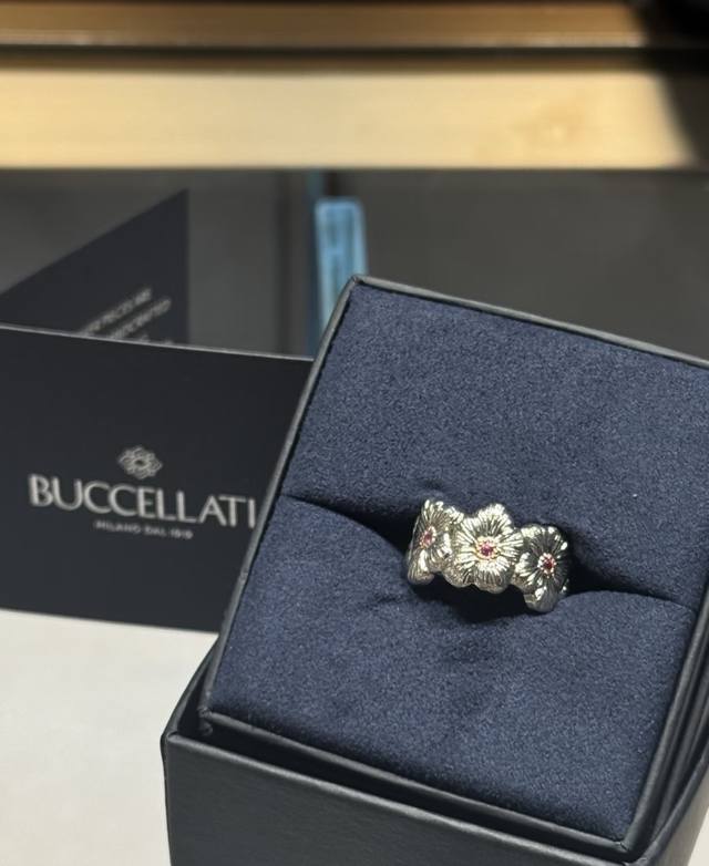 Gold and fabric Citrus Gardenia Ring (Ddd)