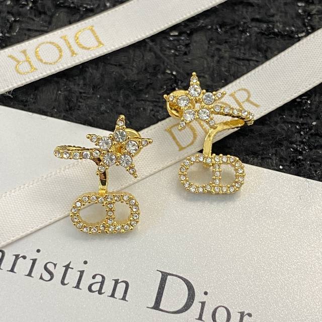 Dyja earrings, a hot-selling new arrival, exclusively from boutiques, high-end q