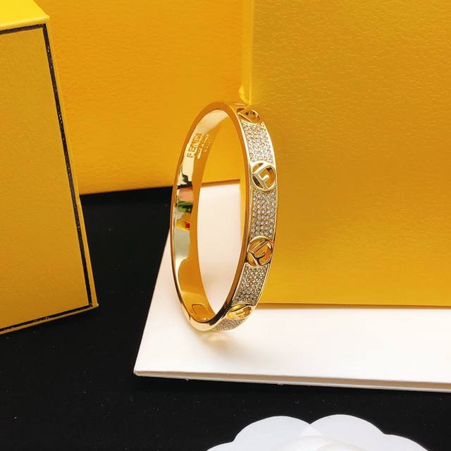 Item No. Fdsz0005 Fdd Fendi Bracelet with Starry Sky Diamond Inlay Ddd