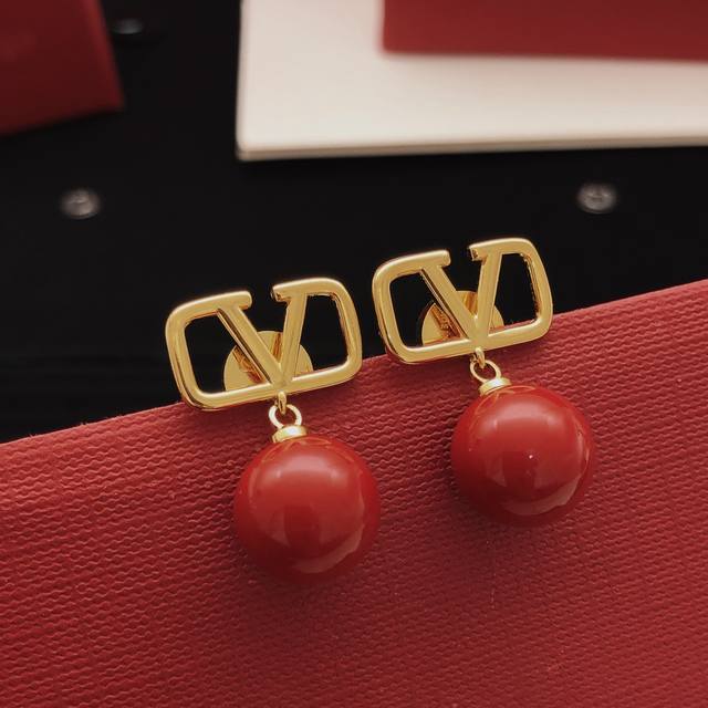 Item No. Ved0308 Valenti*O Latest Red Dangling Pearl Earrings, Batch Z, Brass Ma