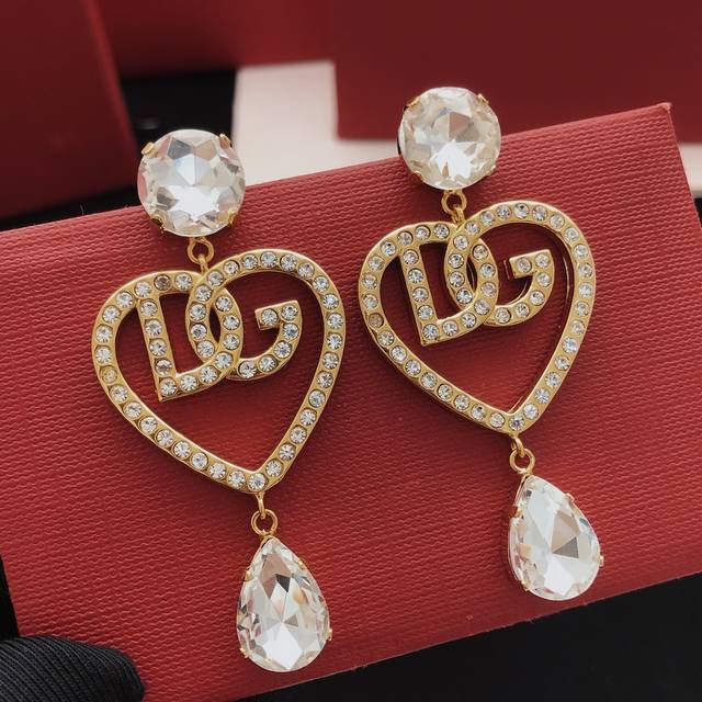 Item No. Dged0052 Dg* Latest style heart-shaped earrings, consistent with batch