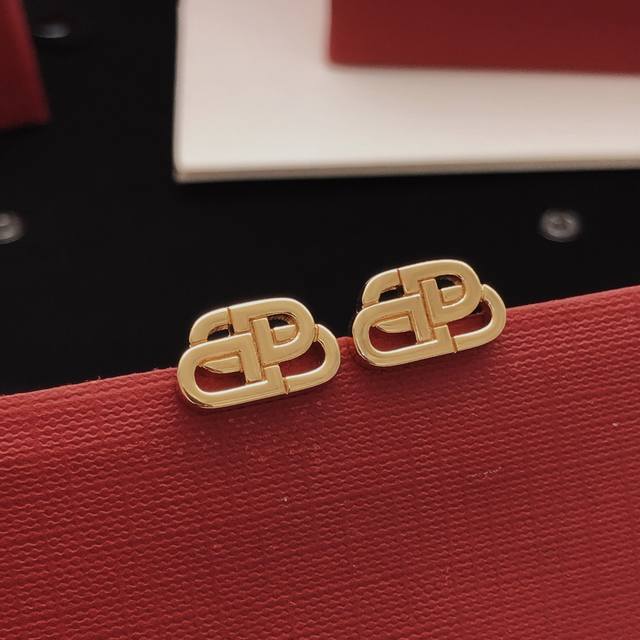 Item No. Bed0008 Balenciag*Latest Mini Smooth Earrings, Consistent with Batch Z,