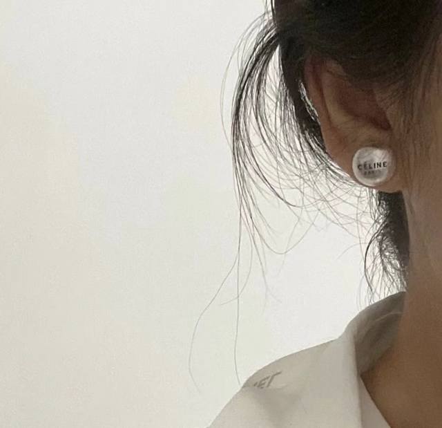We present the stunningly beautiful C brushed silver ball earrings, vintage styl