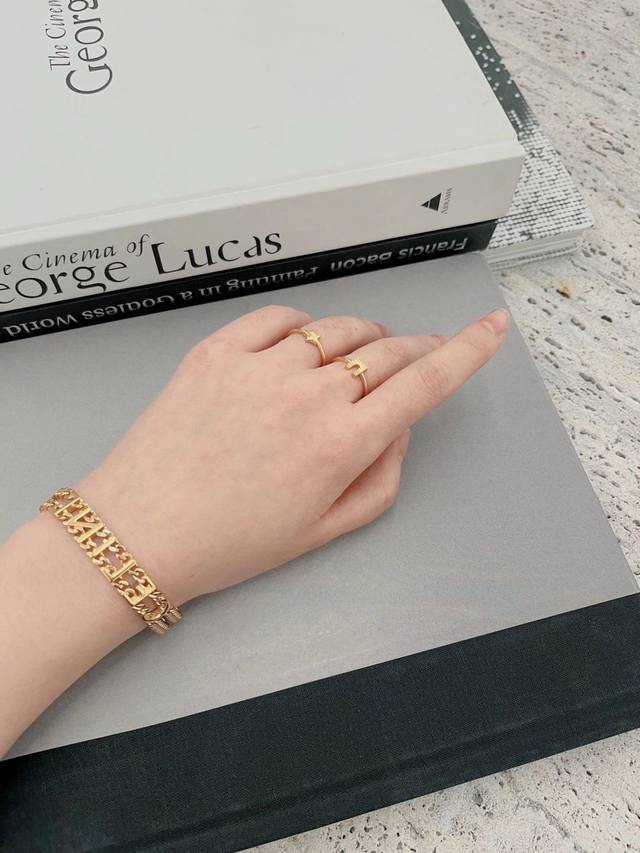 Necklace and Bracelet. We produce necklace Z batch 10010 and bracelet Zp7410. Fo