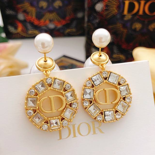 Item No. Ded0479 Dio* Latest style square diamond round stud earrings, consisten