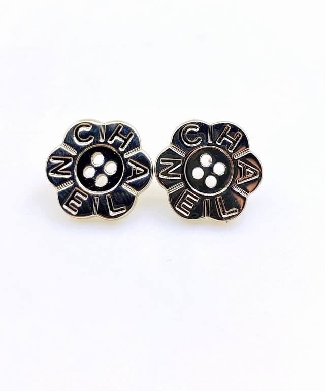Chanel's latest light gold petal button earrings, identical to the Z batch, made
