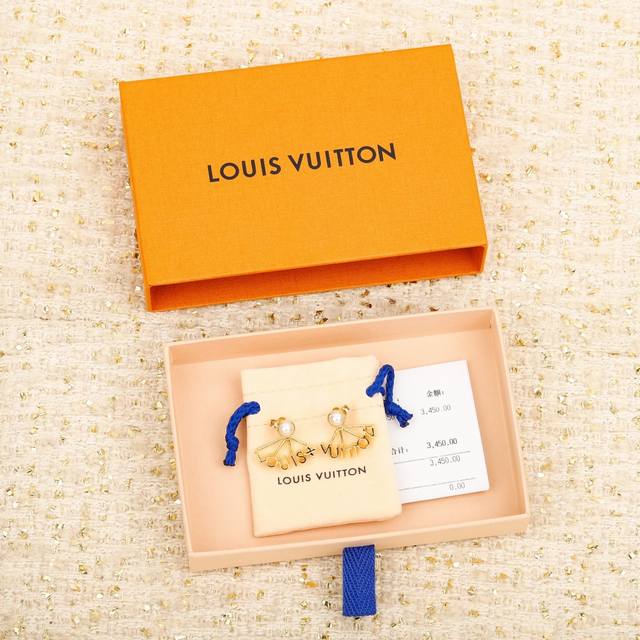 We produce Zp4490, bulk inquiries welcome. The Flowergram multi-element earrings