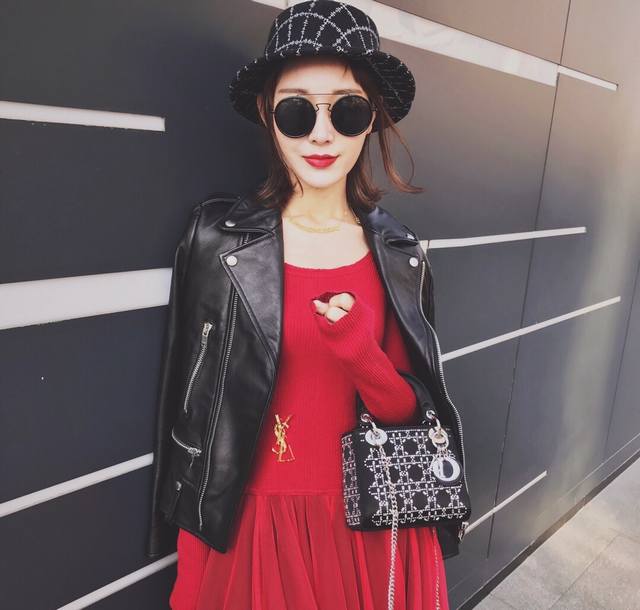 We produce Zp4940, the only genuine gold letter brooch developed from the Z batc