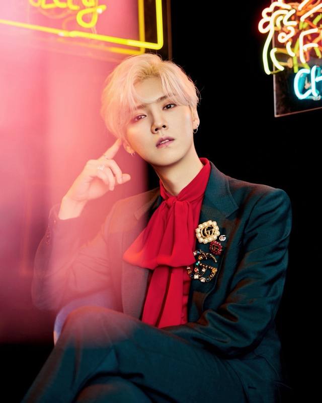 We produce batch Z 3090, bulk inquiries welcome. Gucc double G full diamond broo