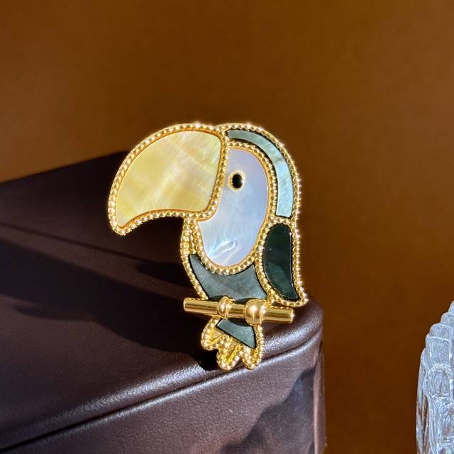 Animal Series Brooch Toucan Unmarked Original Niche Fashion Design Brass Metal B