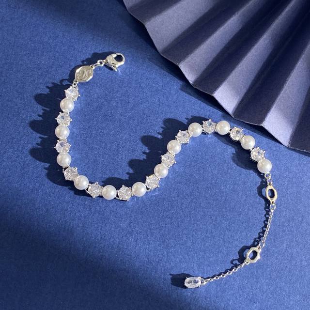 Bracelet Sh93 Swarovski Fashionable and Elegant Round Cut White Diamond and Pear