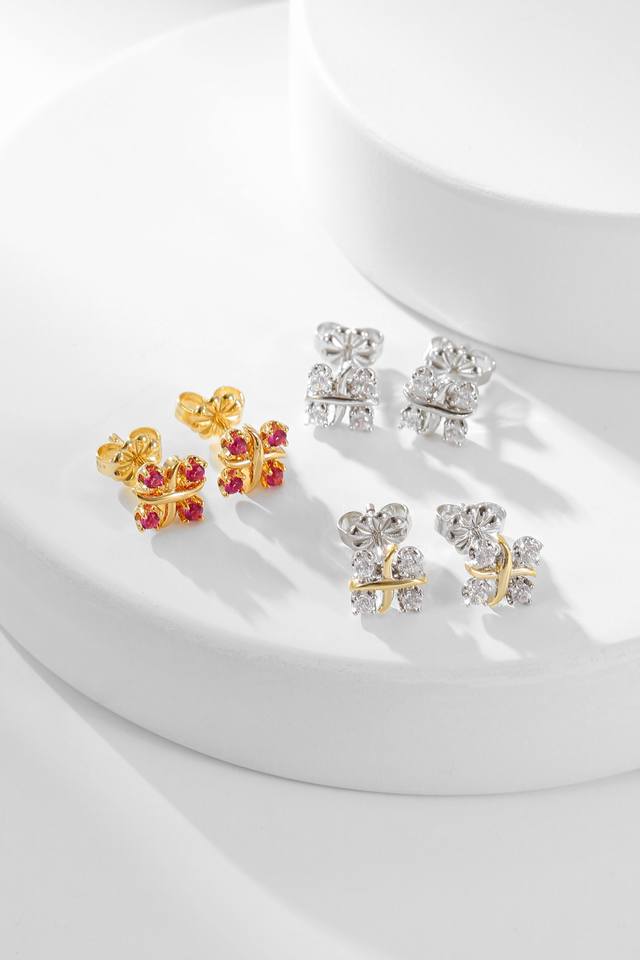 Jean Schlumberger's exquisite creations have captivated fashionable women worldw