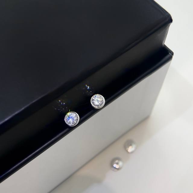 925 Sterling Silver Elsa Eretti Bubble Stud Earrings. These bubble stud earrings