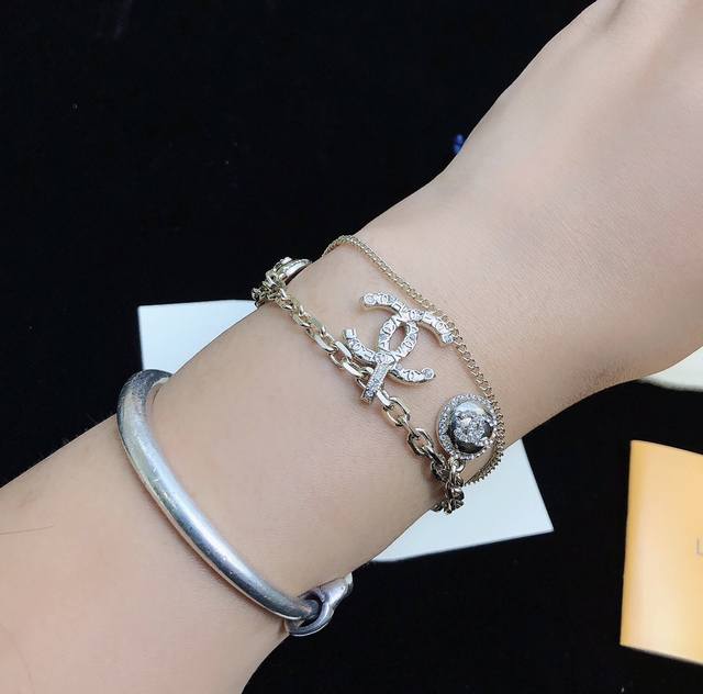 Chanel's latest bracelet, top-quality import, is finally here! A goddess's favor