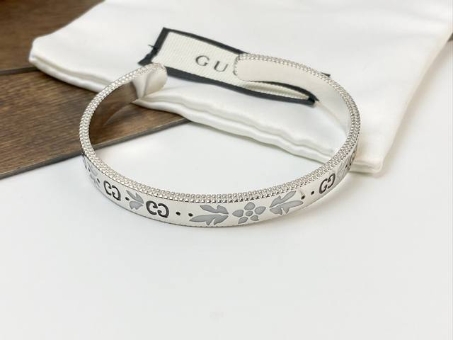 GUCCI Peacock Feather Open Bangle - Exclusive First Release Online! Adorned with