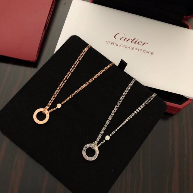 Exquisite Cartier Love series double-layered miniature necklace, one side smooth