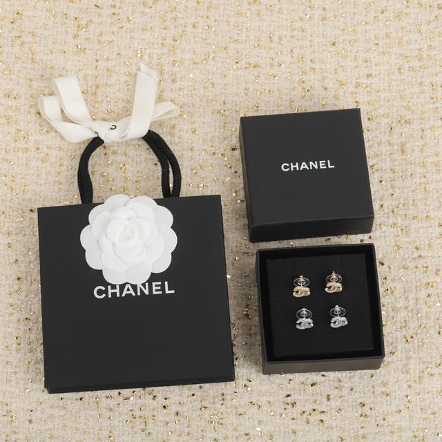 High-quality, in-stock item, immediate shipping. A tribute to the classic Chlo