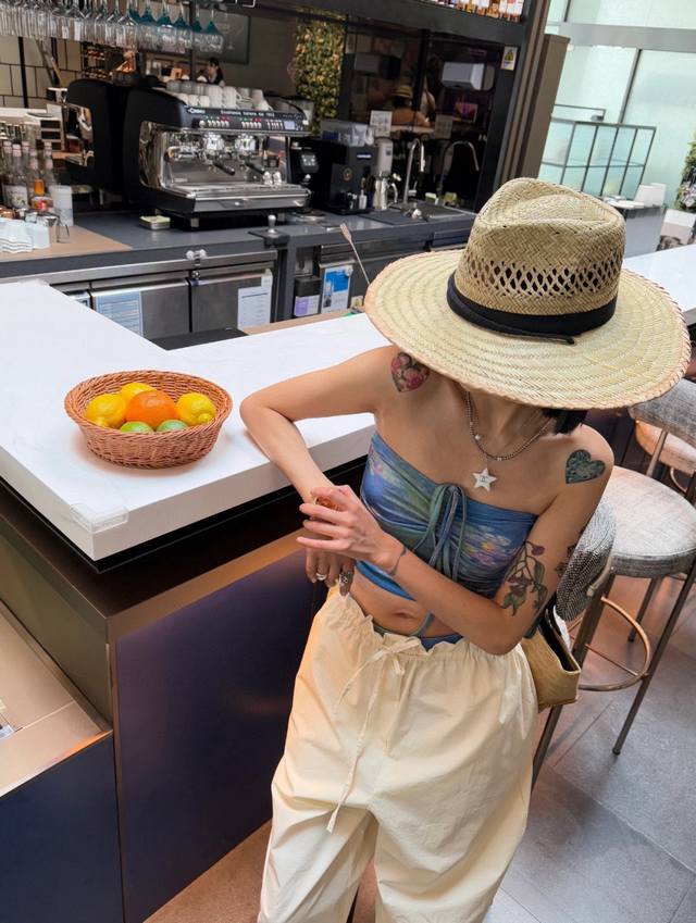 We have a large production volume and welcome inquiries from customers. This sil