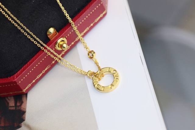 Cartier Love series double-layered miniature necklace, one side smooth, the othe