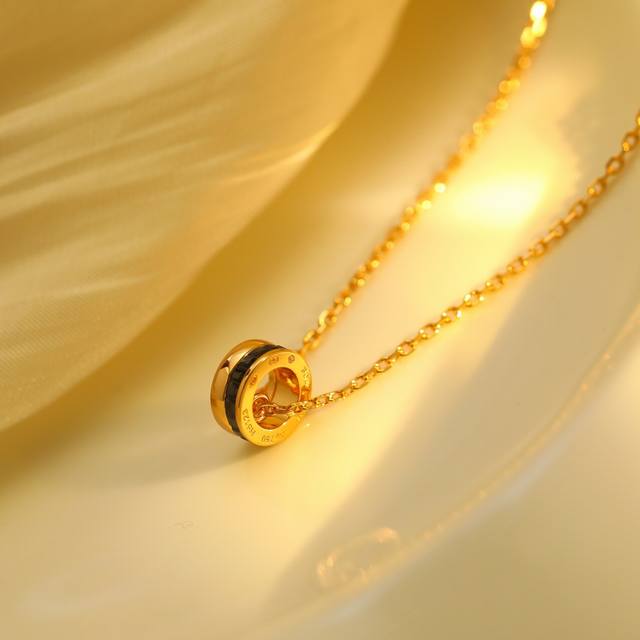 Niche Necklace - Boucheron's Quatre Collection interprets the free spirit of the