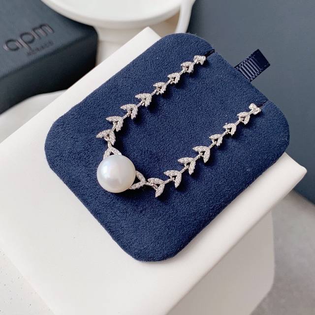 Batch A Monaco Pearl Wheat Ear Necklace! This series features designs that exude