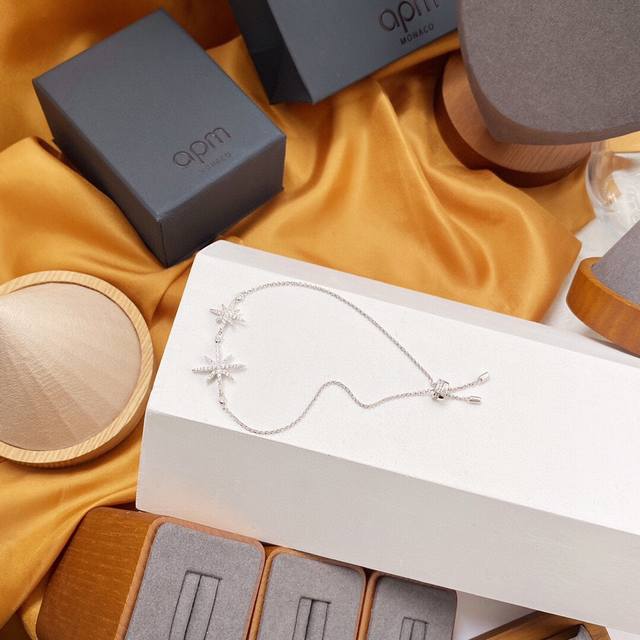 A batch of Monaco double meteor bracelet for women, elegant hexagram jewelry. Dd