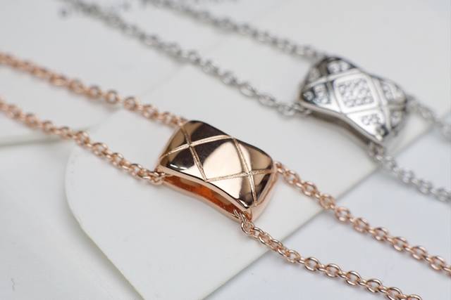 Chanel double-layer quilted clavicle necklace (with or without diamonds), Coco C