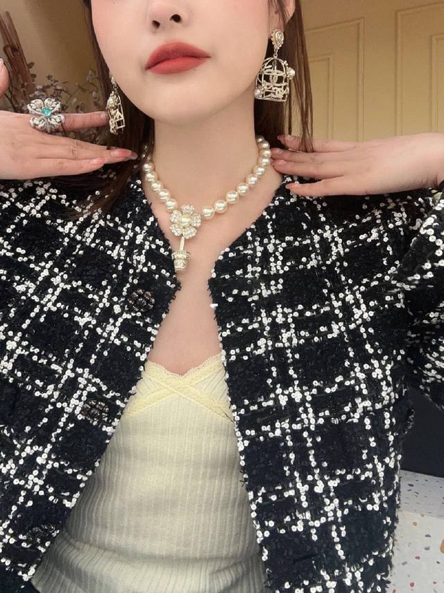 Item No. Xxl0241 Ch*Nel's latest pearl flower necklace, matching the flowerpot,