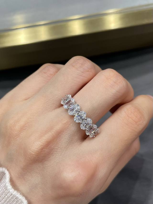 Gemstone: Imported high-carbon diamond, V-gold material, size: 5678. Half-circle