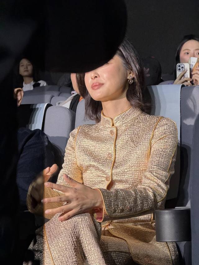 We produce batch Z 7930! Large quantities available upon inquiry. Black and Gold