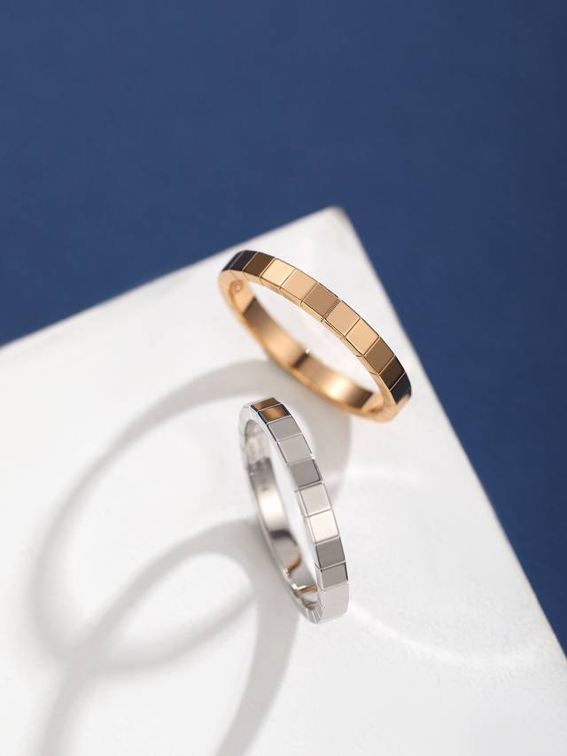 I was totally sold on the Ice Cube ring by Zhu Yilong! Size 5678 (US size) Our "