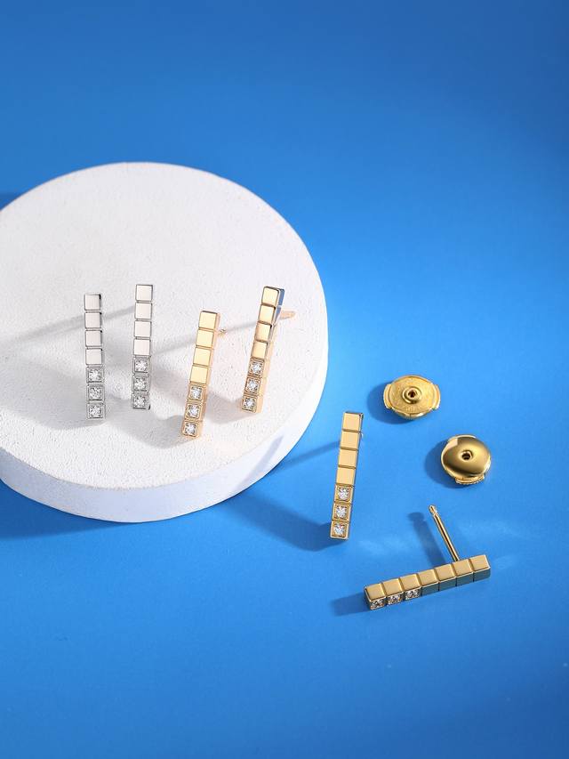 Chopard Design Earrings Ddd. The Chopard Ice Cube collection features iconic geo