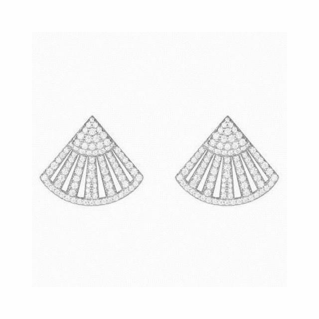 A batch of Monaco small fan-shaped stud earrings! A classic style, it can be wor