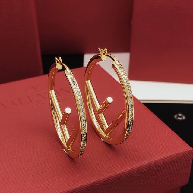 Item No. Fded0069, 4Cm Fendi* Latest round earrings with matching diamonds on th