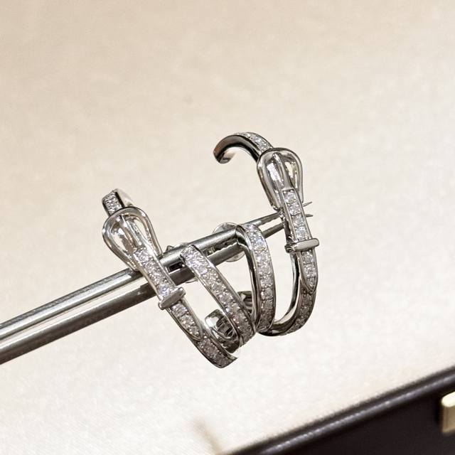 A6875 Latest H brand belt buckle full diamond earrings. These classic belt buckl