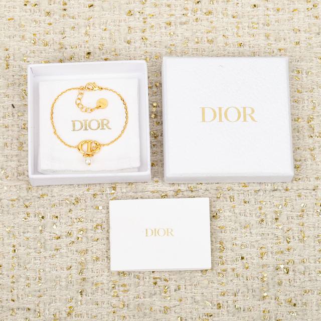 250586 Our product is a pre-sale item, shipping at the end of the month. For bul