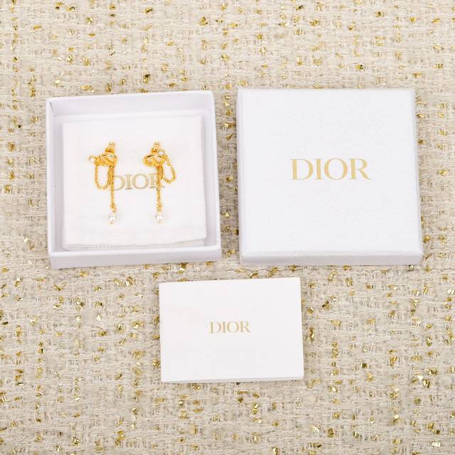 250585 Our product is a pre-sale item, shipping at the end of the month. For bul