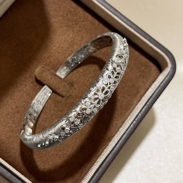 A6902 Independent designer vintage style new retro floral brushed bracelet, high