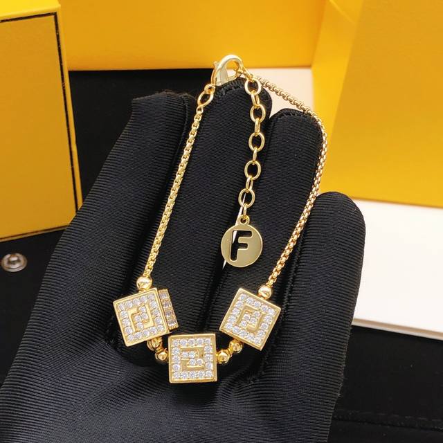 Item No. Fdsl0008 Fdd Fendi Bracelet with Square Diamond Setting Ddd