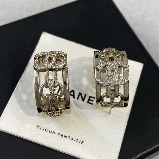 Xe0279 Ch Nel Perfume Hollow Out Earrings Ddd