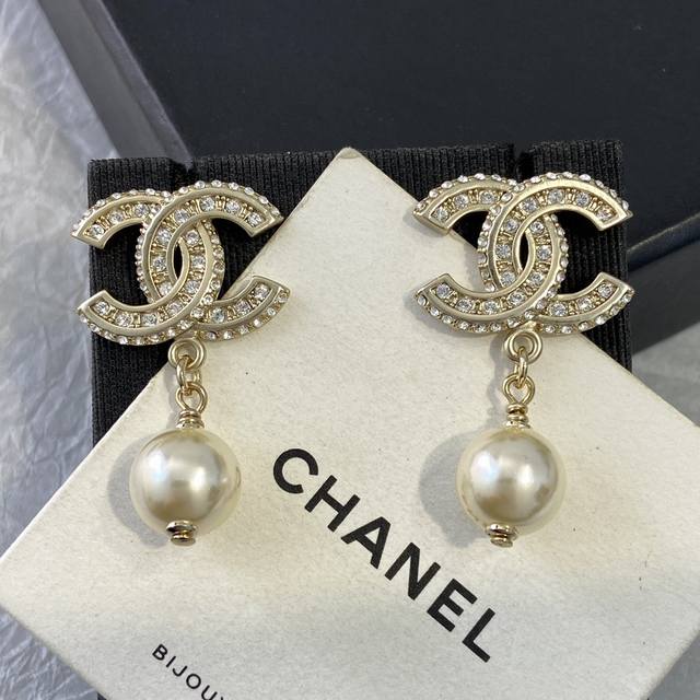 Xe198 No discount Ch Nel Xiang'er Double C Pendant Earrings Genuine, sold-out cl