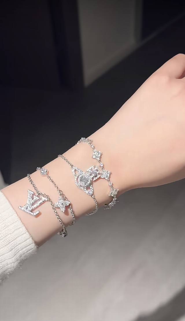 Item No. Lsl0066 Lv* Latest Double-Layer Silver Square Diamond Bracelet, identic