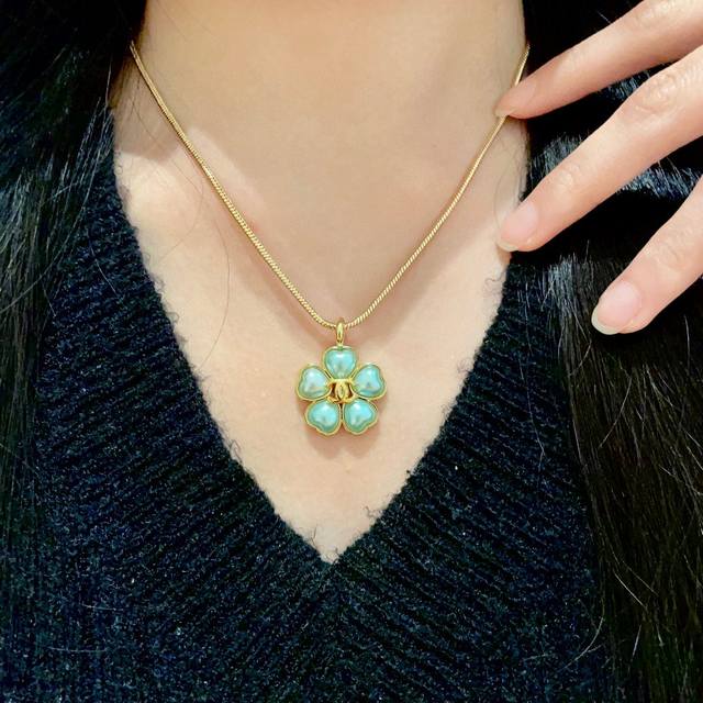 Chanel Camellia Double C Necklace Ddd